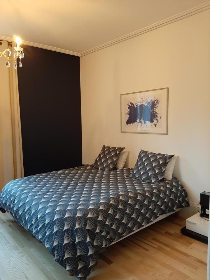 La chambre de maître du boulevard Thiers, entrée et terrasse privatives Remiremont Esterno foto